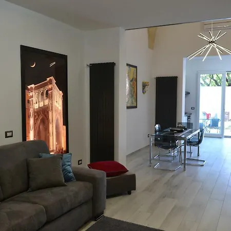 Benny Houses E * Lecce